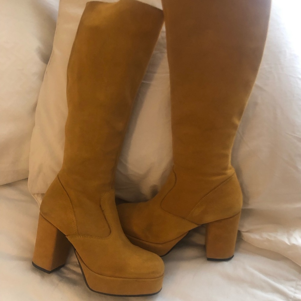 Semelle Elastomere yellow/tan suede platform boots size 8